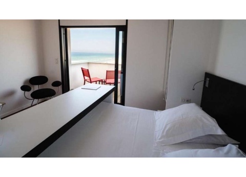 Escapade en amoureux avec diner à Biscarrosse - 4* - 54