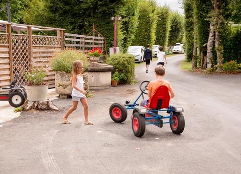 Camping Le Pont de Mazerat, 4* - 61