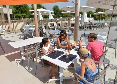 Flower Camping les Aubepines, 4* - 31