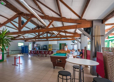 Camping de La Cascade, 4* - 10