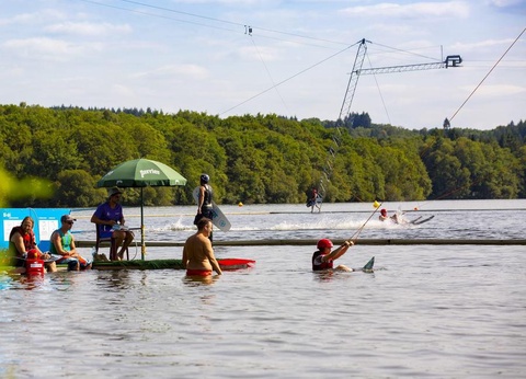 Camping du Lac de Saint-Pardoux, 4* - 5