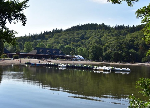 Camping Domaine du Lac Chambon 3* - 37