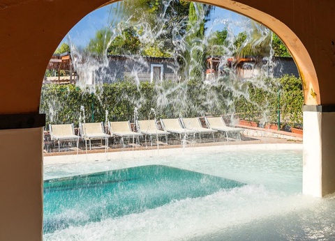 Village Hu Norcenni Girasole, 4* - 8