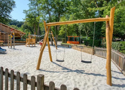 Camping Le Rocher de la Cave, 3* - 7