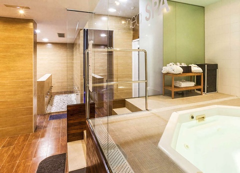 Séjour romantique avec dîner et spa à deux près de Barcelone - 4* - 5