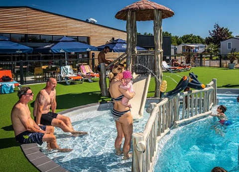Camping Le Nid d'Eté, 4* - 73