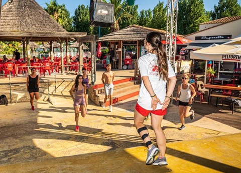 Camping Le Clos Virgile, 4* - 28