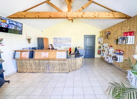 Camping La Riviera, 4* - 230