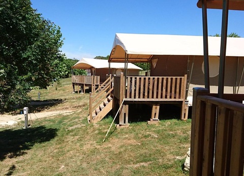 Camping Les Coteaux du Lac, 4* - 26