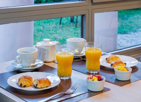 Entrées à Walibi Rhône-Alpes et nuit près du Lac du Bourget - 2* - 7