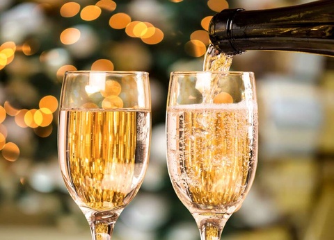 Romance à Brest avec champagne, spa en junior suite lit rond - 4* - 18