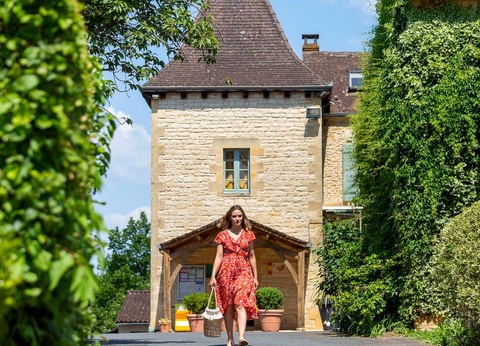 Camping Romanée - Les Grottes De Roffy 4* - 37