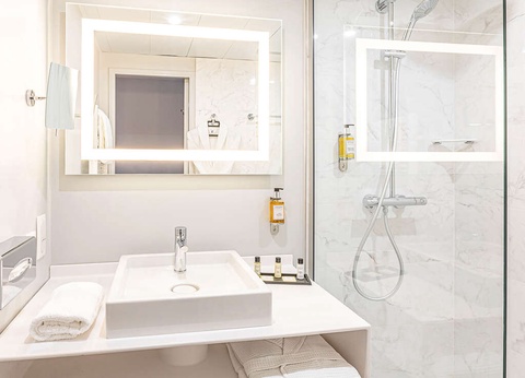 Ambiance feutrée pour un séjour au bord du Parc Saint Cloud - 3* - 17