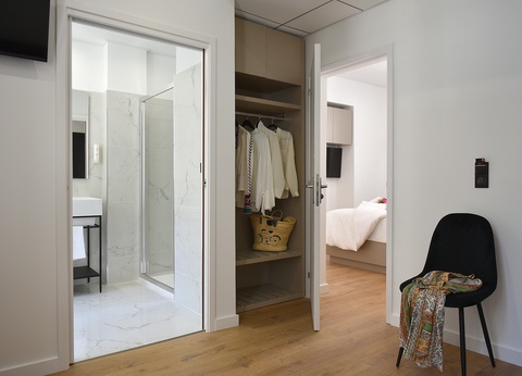 Hôtel Continental 3* ( avec vols réguliers ) - 3