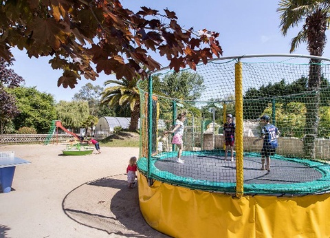 Camping Domaine de La Ville Huchet, 4* - 9