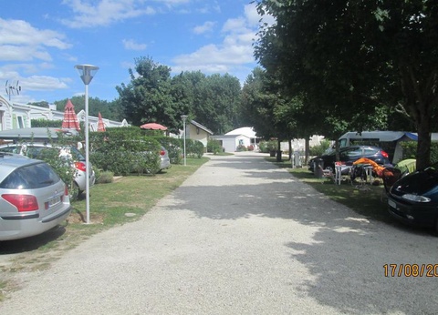Camping Les Rioms - 12