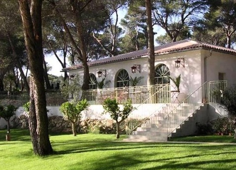 Camping Résidentiel La Pinède, 4* - 12