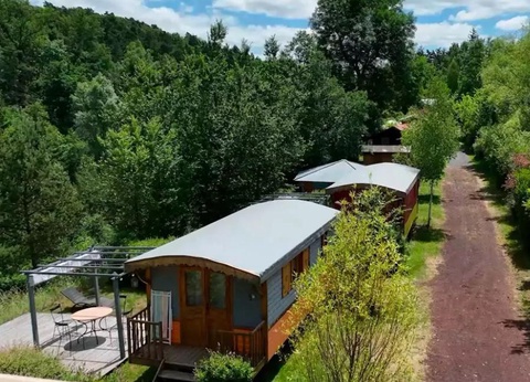 Flower Camping La Rochelambert, 4* - 13