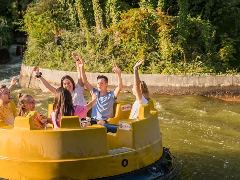 Entrées à Walibi Rhône-Alpes et nuit près du Lac du Bourget - 2* - 1