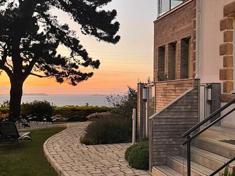 Séjour de luxe en suite vue mer avec spa: Perros Guirec - 3* - 1