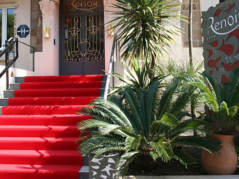 Week-end romantique avec champagne à Cannes - 4* - 1