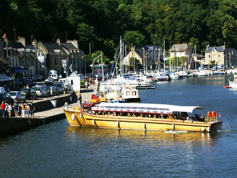 Séjour 100% breton en Suite à Dinan : Dîner régional et panier gourmand en chambre - 3* - 1
