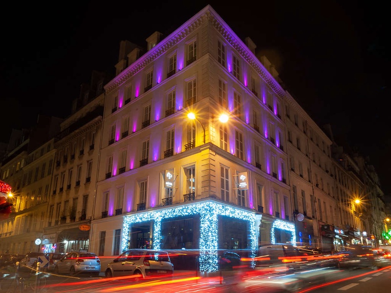 Vivez le romantisme parisien avec champagne, hammam privé, et petit-déjeuner - 4* - 1