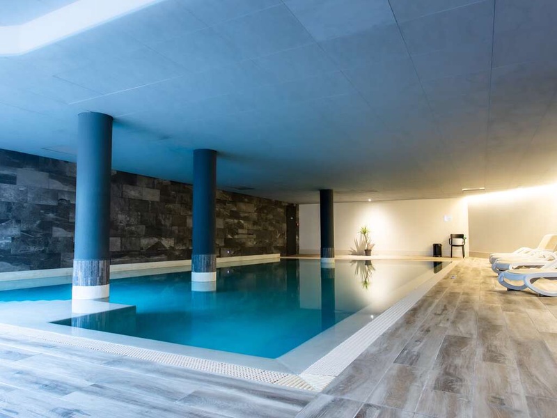 Escapade avec dîner, spa, piscine et vue montagne à Cauterets - 3* - 1
