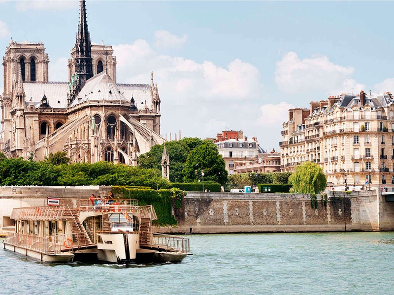 Séjournez dans un hôtel 5* et découvrez les monuments de Paris depuis la Seine - 5* - 1