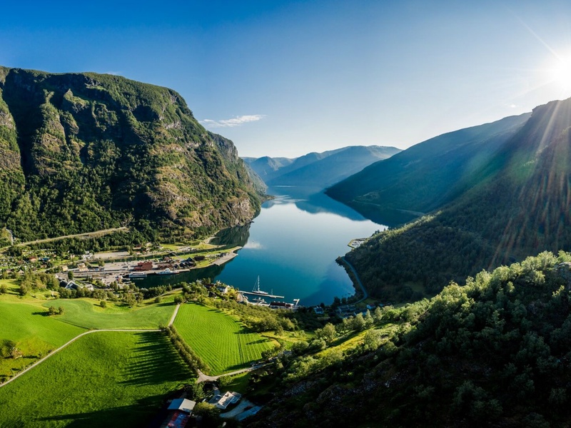Croisière côtière et les fjords : combiné en bateau et en train - 1