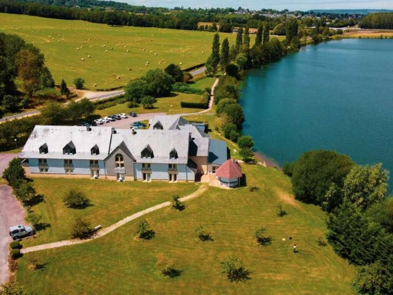 Calme et repos au bord du lac de Pont l'évêque - 3* - 1