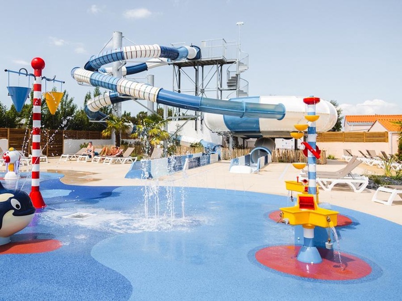 Camping Les Places Dorées, 5* - 1