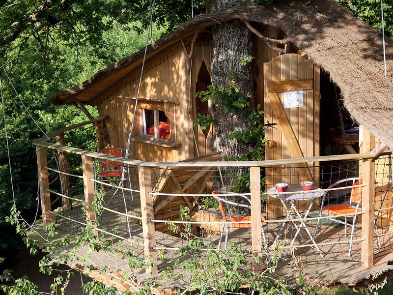 Séjour 100% insolite dans une cabane avec dîner près de Poitiers - 4* - 1
