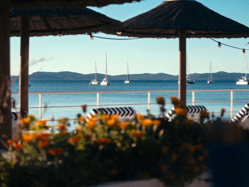 Séjour en bord de mer à Hyères avec petit déjeuner en chambres, champagne et fleurs - 1