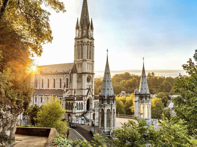 Séjour à proximité des montagnes à Lourdes, haut lieux de pèlerinage mondial - 3* - 1