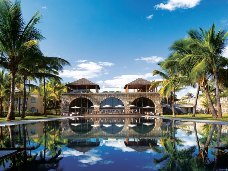 Vijfsterrenhotel Outrigger Mauritius Beach Resort - 1