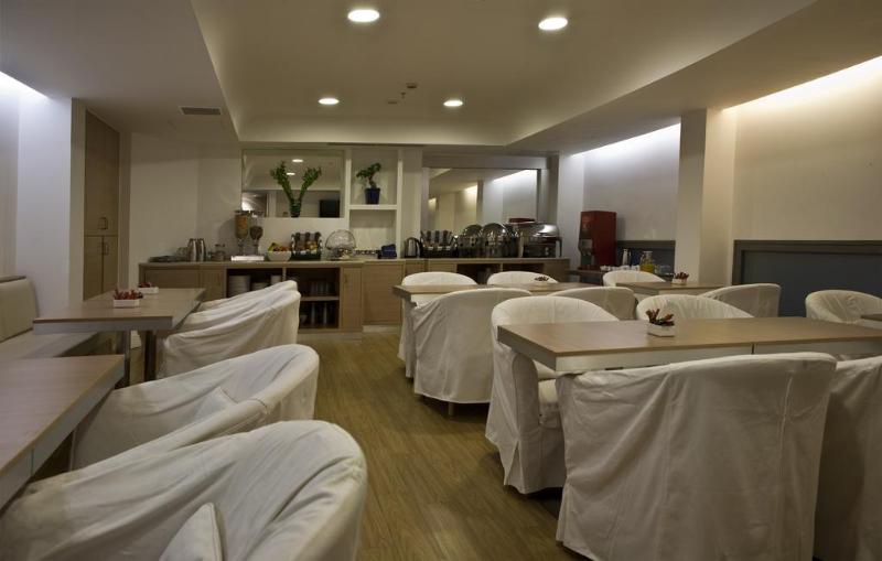Chic Hotel - 1