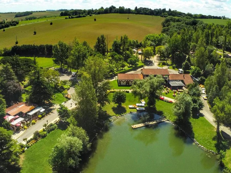 Flower Camping Le Lac De Thesauque, 3* - 1
