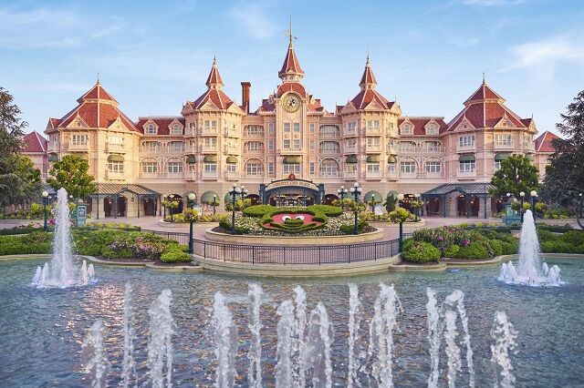Disneyland Hotel : Train + Hôtel + Billets - 1