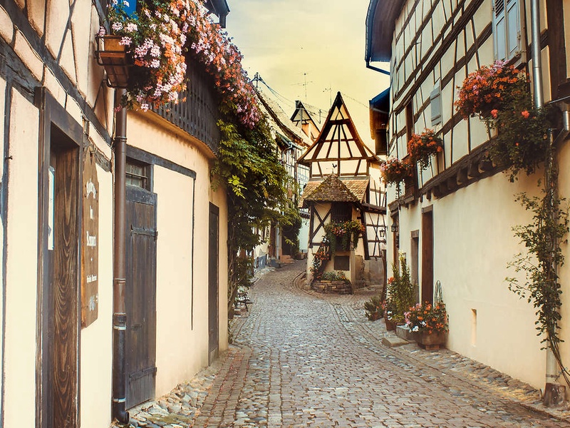 Charme français et saveurs traditionnelles dans un village médiéval en Alsace - 3* - 1