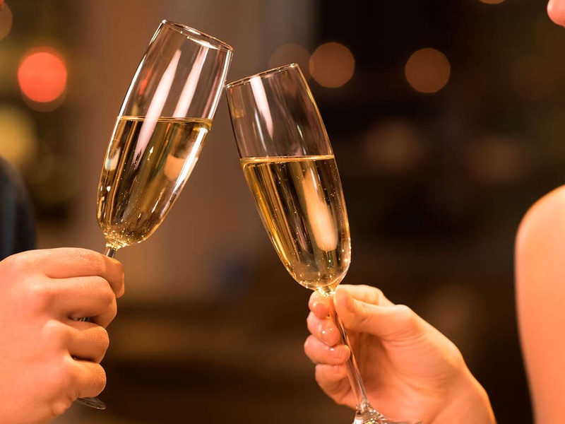 Célébrez la Saint Valentin à Lyon avec une bouteille de Prosecco - 3* - 1