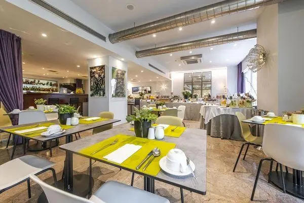 Hôtel Polis Grand 4* - 5