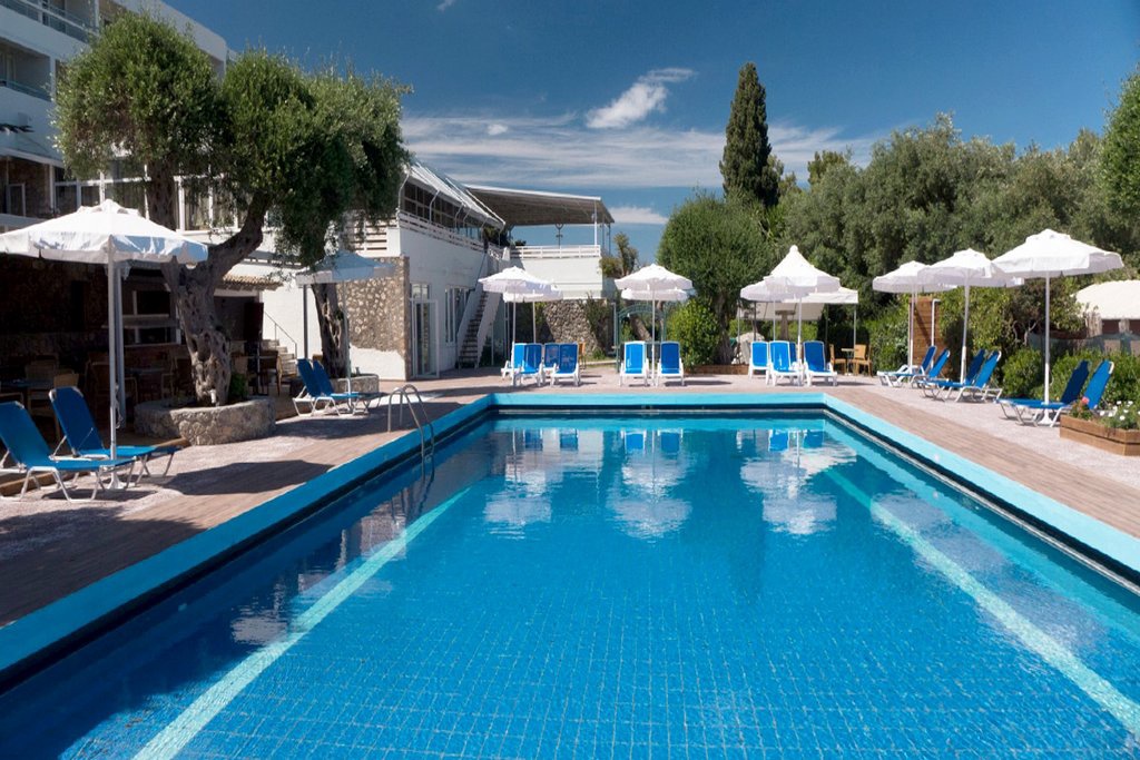 smart-club-golden-alexandros-4
