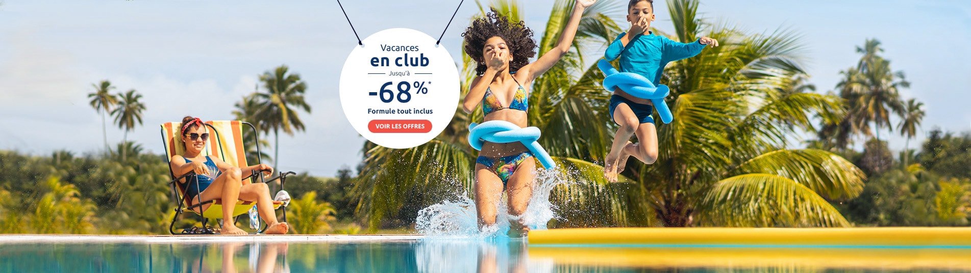 Enfants qui sautent dans une piscine