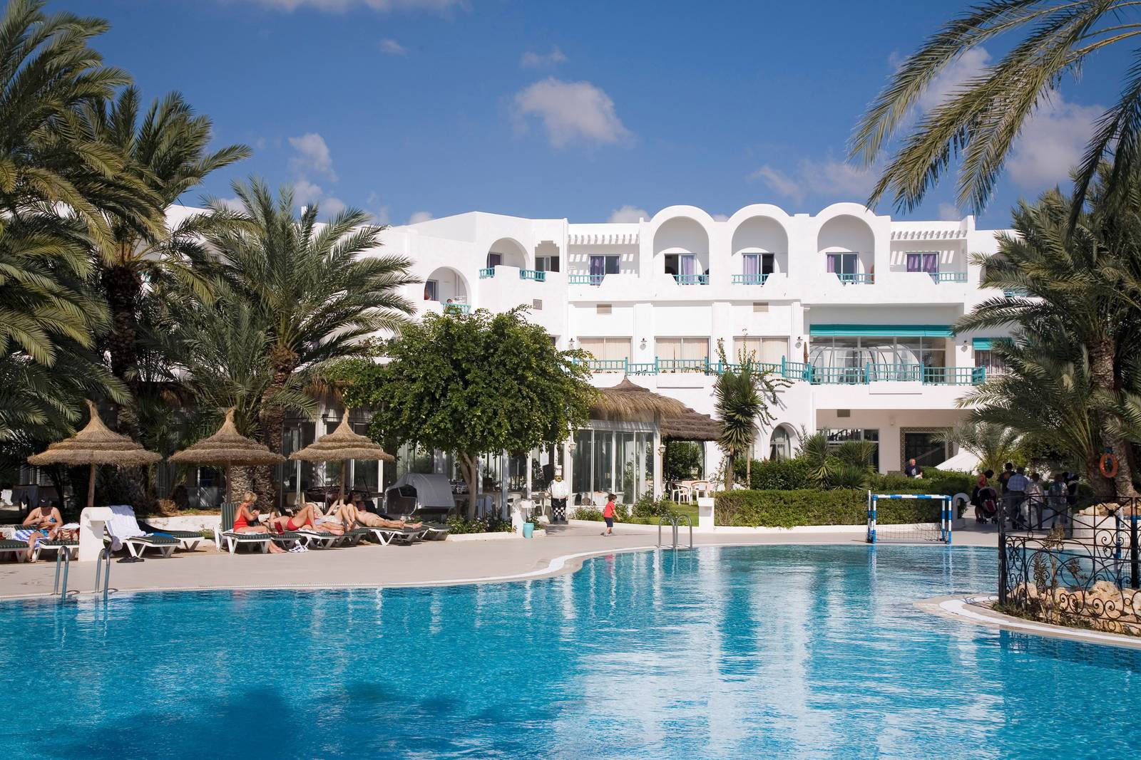 Club de vacances pour jeunes celibataires