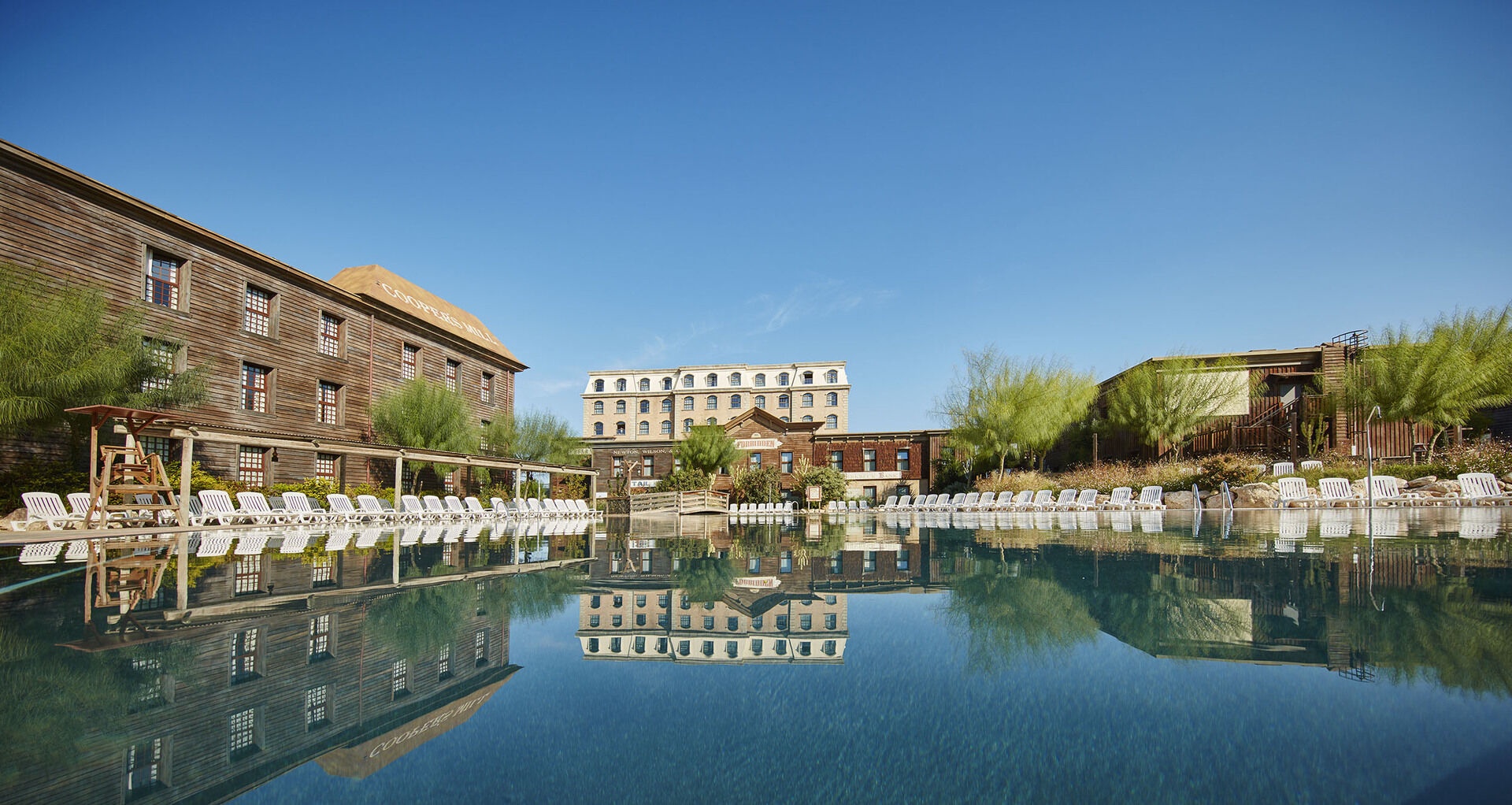 hotel-gold-river-4-acces-illimite-a-portaventura-park-1-acces-a-ferrari-land